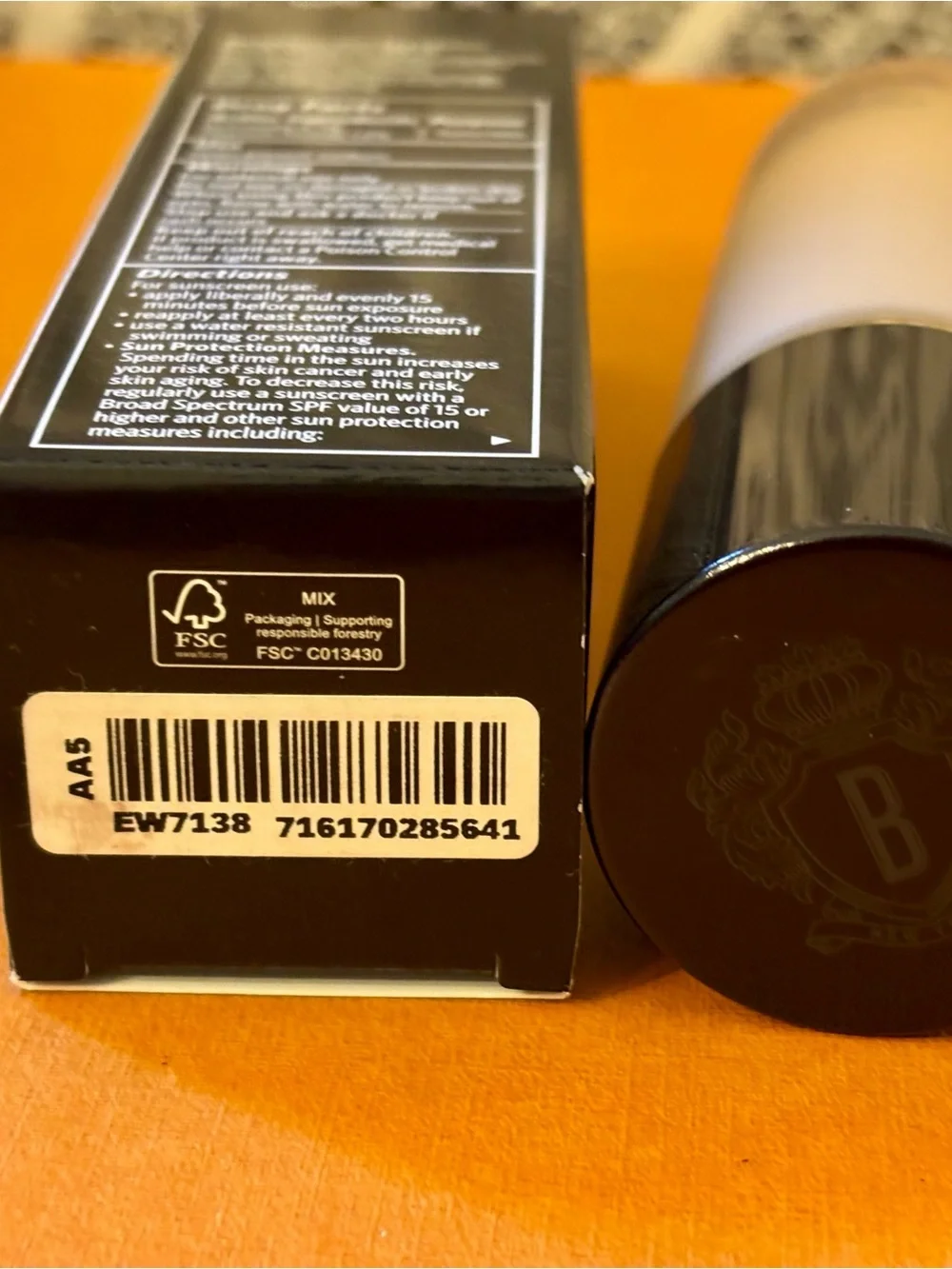 NIB Bobbi Brown Weightless Skin Foundation SPF 15 -Neutral Sand(N-030)